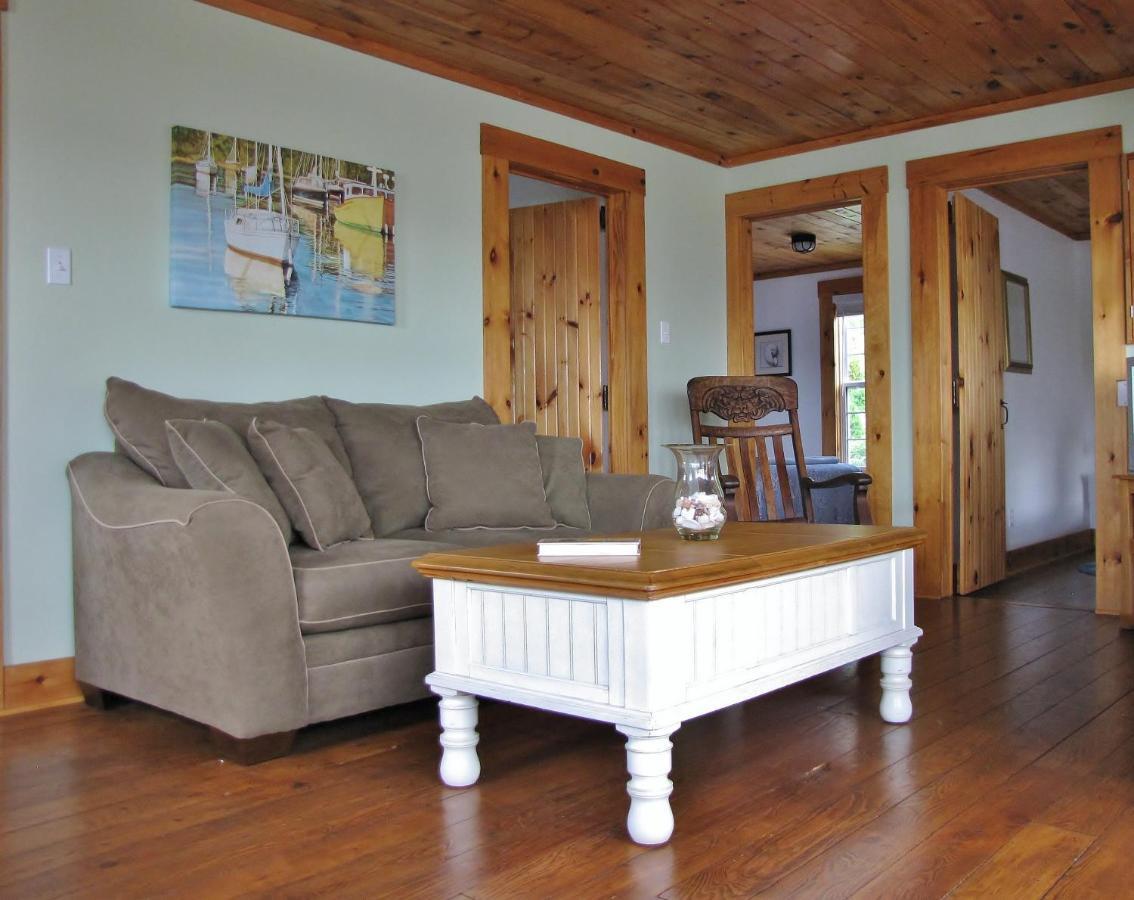 Larinda'S Landing Oceanfront Cottages Halifax Exterior foto